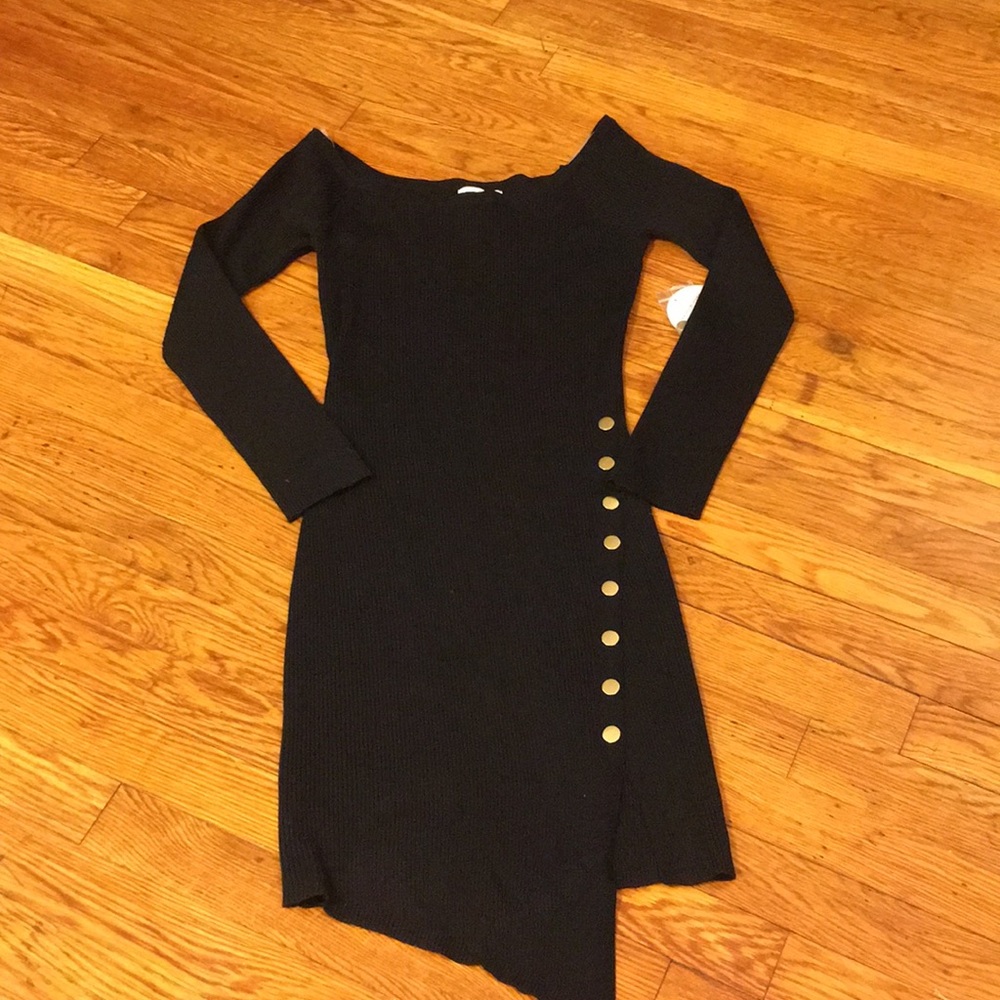 Black little dress with slit on the side